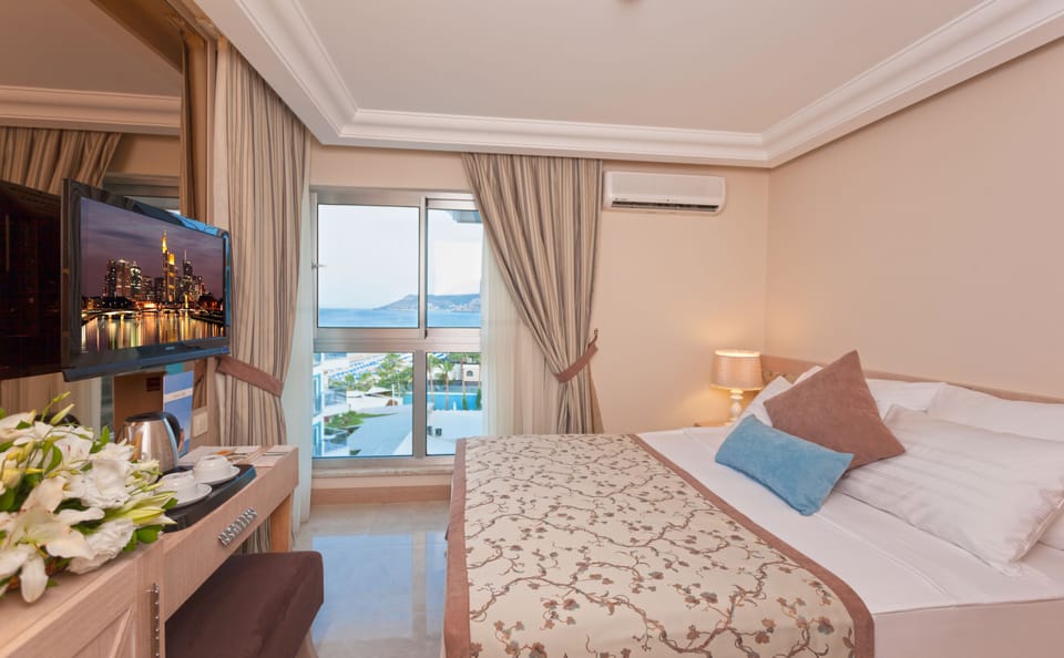 Egyptian cotton sheets, premium bedding, free minibar items