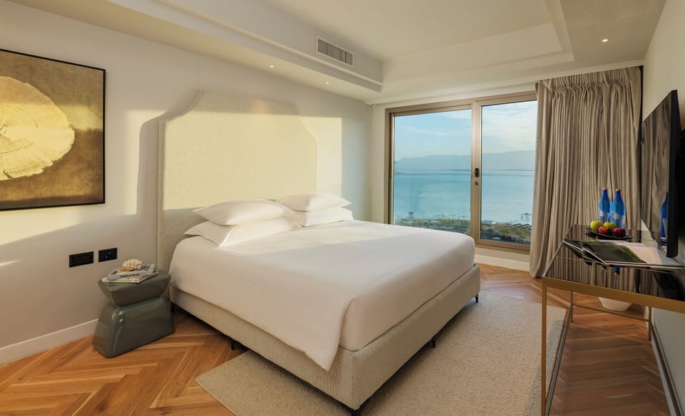 Presidential Studio Suite, Club Lounge Access | Minibar, in-room safe, desk, blackout drapes