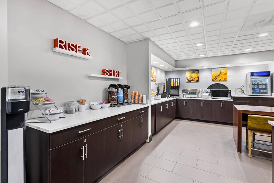 Free daily continental breakfast