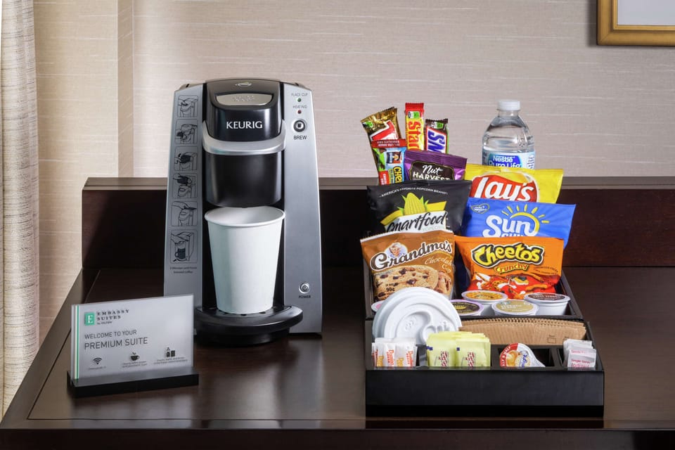 Premium bedding, in-room safe, desk, laptop workspace