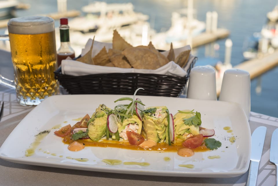 2 restaurants; breakfast, lunch, dinner, and brunch served