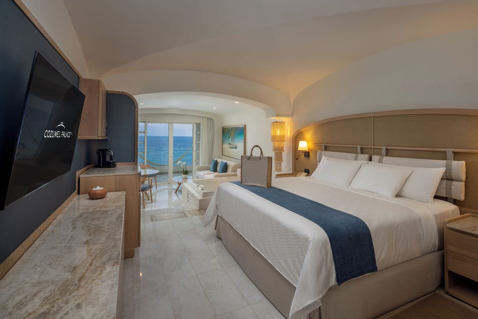 Superior Honeymoon Suite Ocean Front- King Size Bed | Premium bedding, pillowtop beds, free minibar, in-room safe