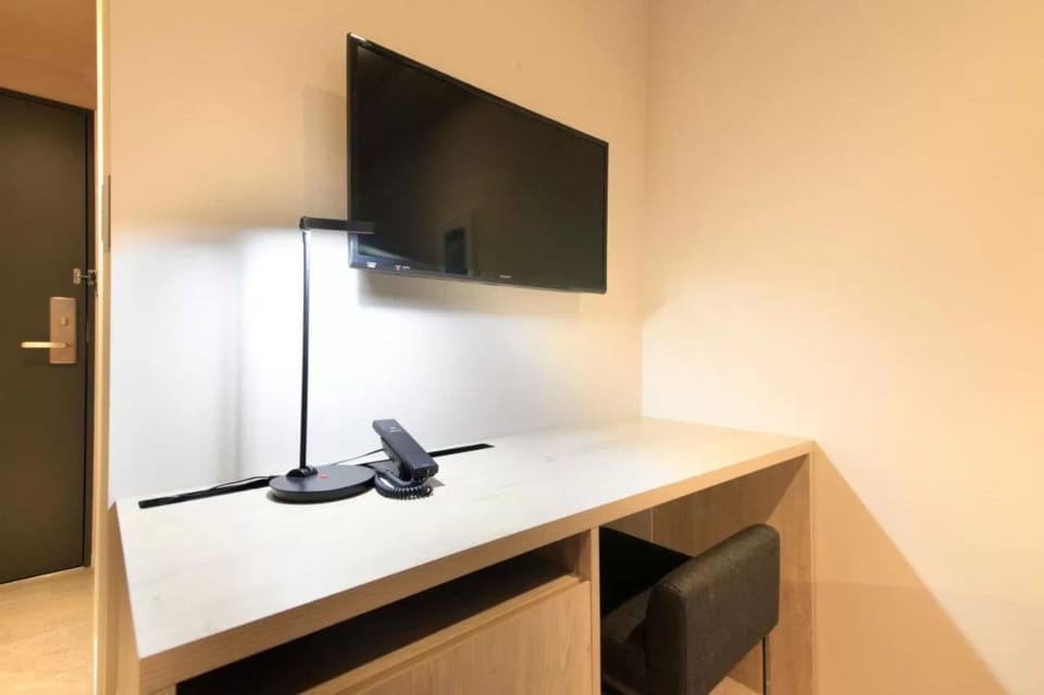 Double A Non smoking | In-room safe, desk, iron/ironing board, free WiFi