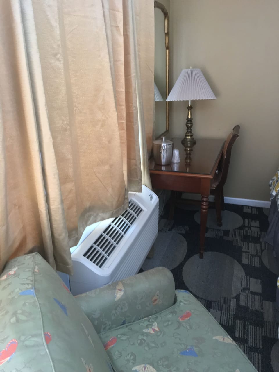 Double Room, 2 Queen Beds | Individually decorated, individually furnished, desk, bed sheets