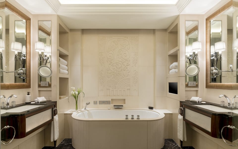 Combined shower/tub, free toiletries, hair dryer, bathrobes