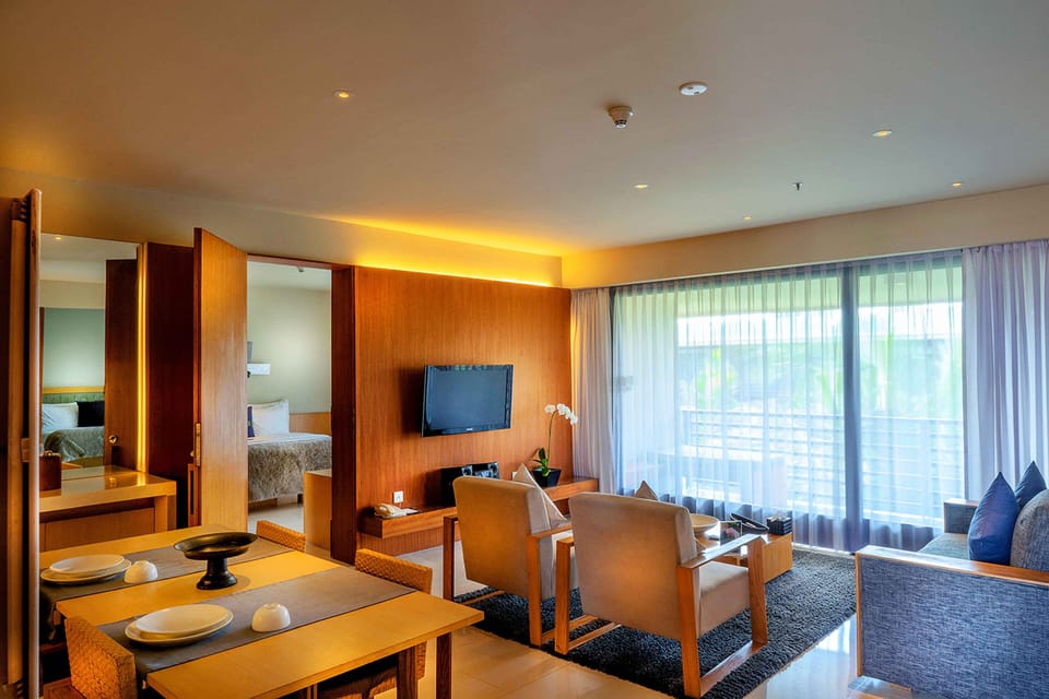 Premiere 2 Bed Room Suite Pool View with Balcony | Living area | 32-inch LCD TV with cable channels, TV