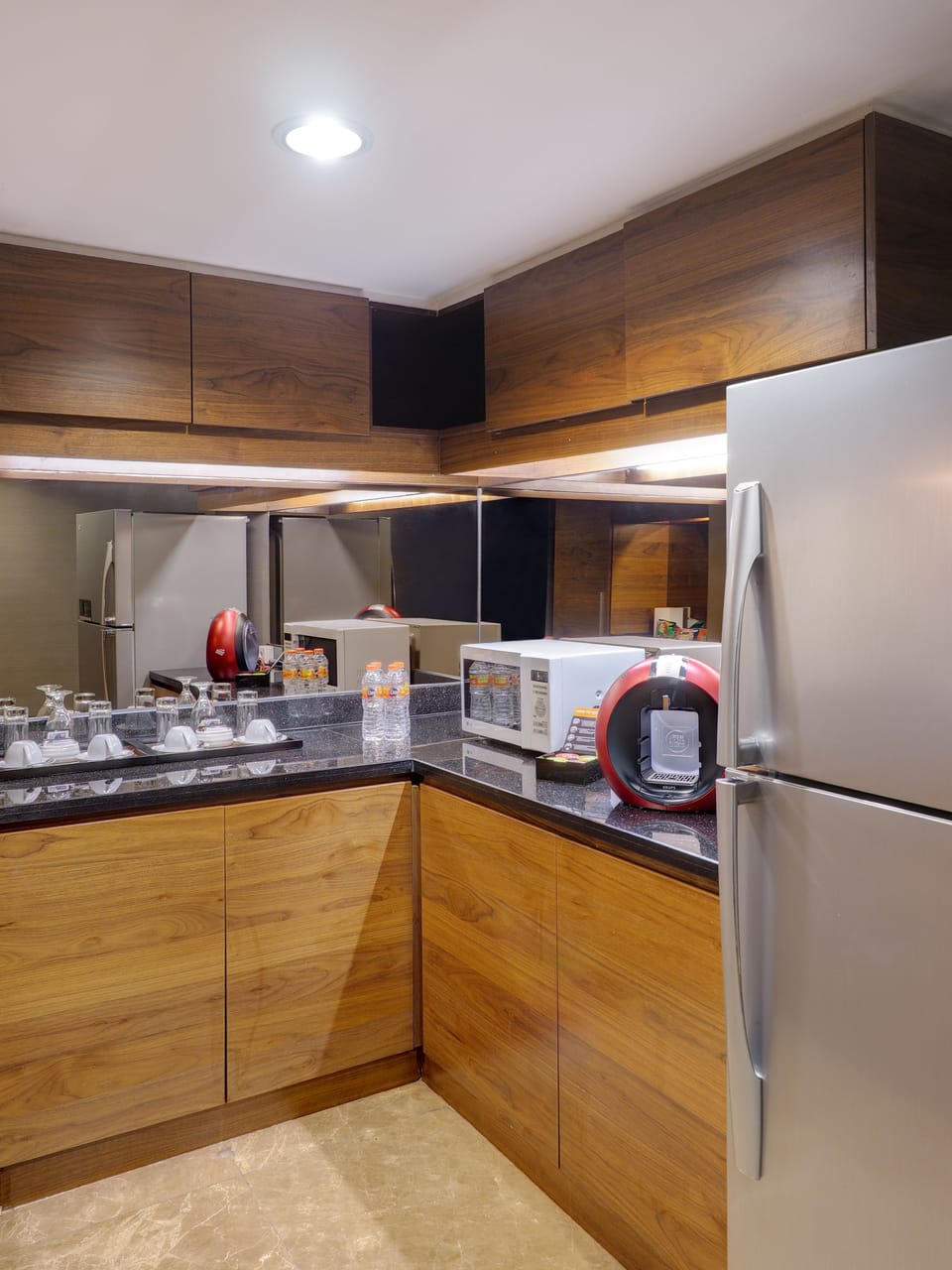 Aryaduta Suite | Private kitchenette | Coffee/tea maker, fridge, electric kettle
