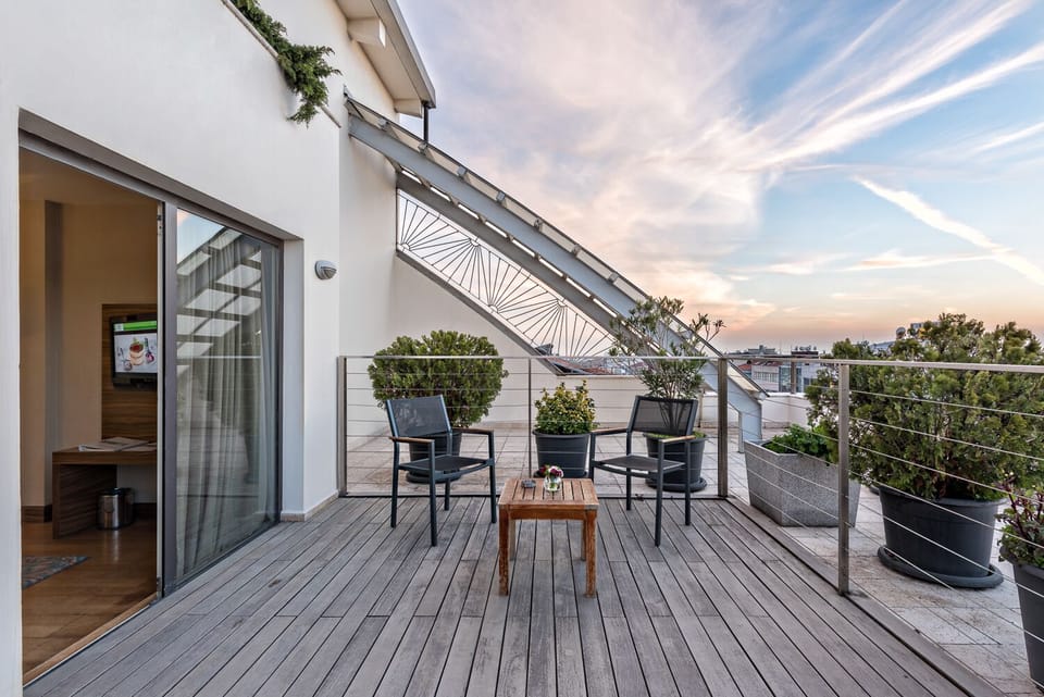 Suite, 1 Bedroom, Smoking | Terrace/patio