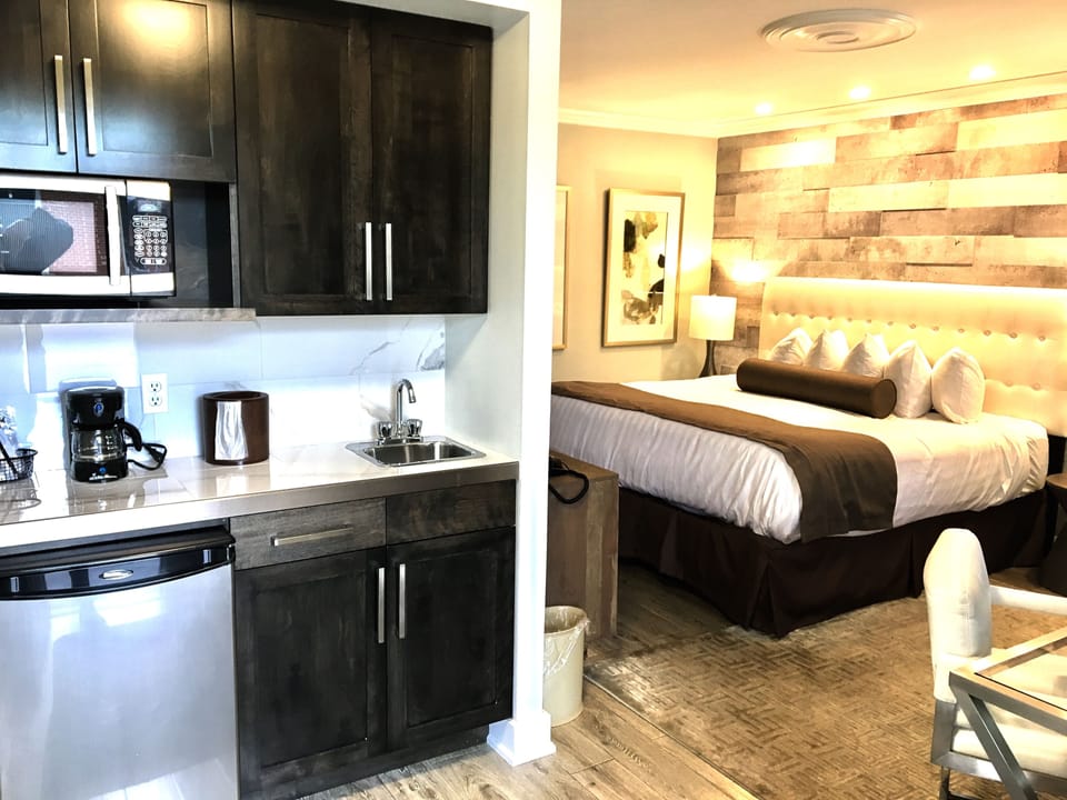 Deluxe Room, 2 Queen Beds | Private kitchenette | Coffee/tea maker, fridge, microwave