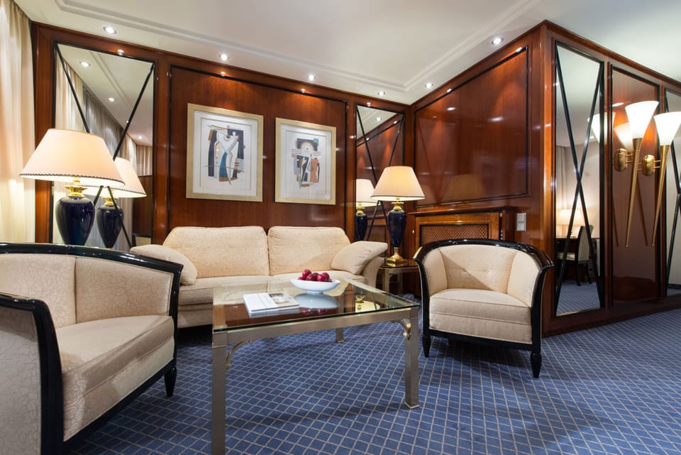 Suite | Premium bedding, minibar, in-room safe, desk