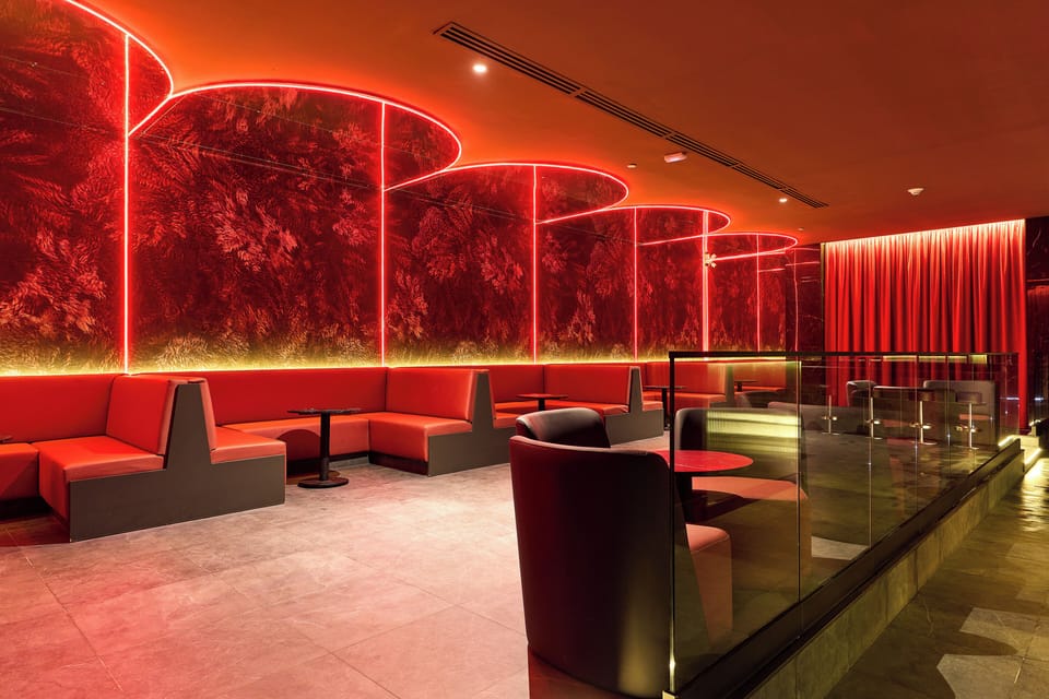 7 bars/lounges, 3 swim-up bars, poolside bar