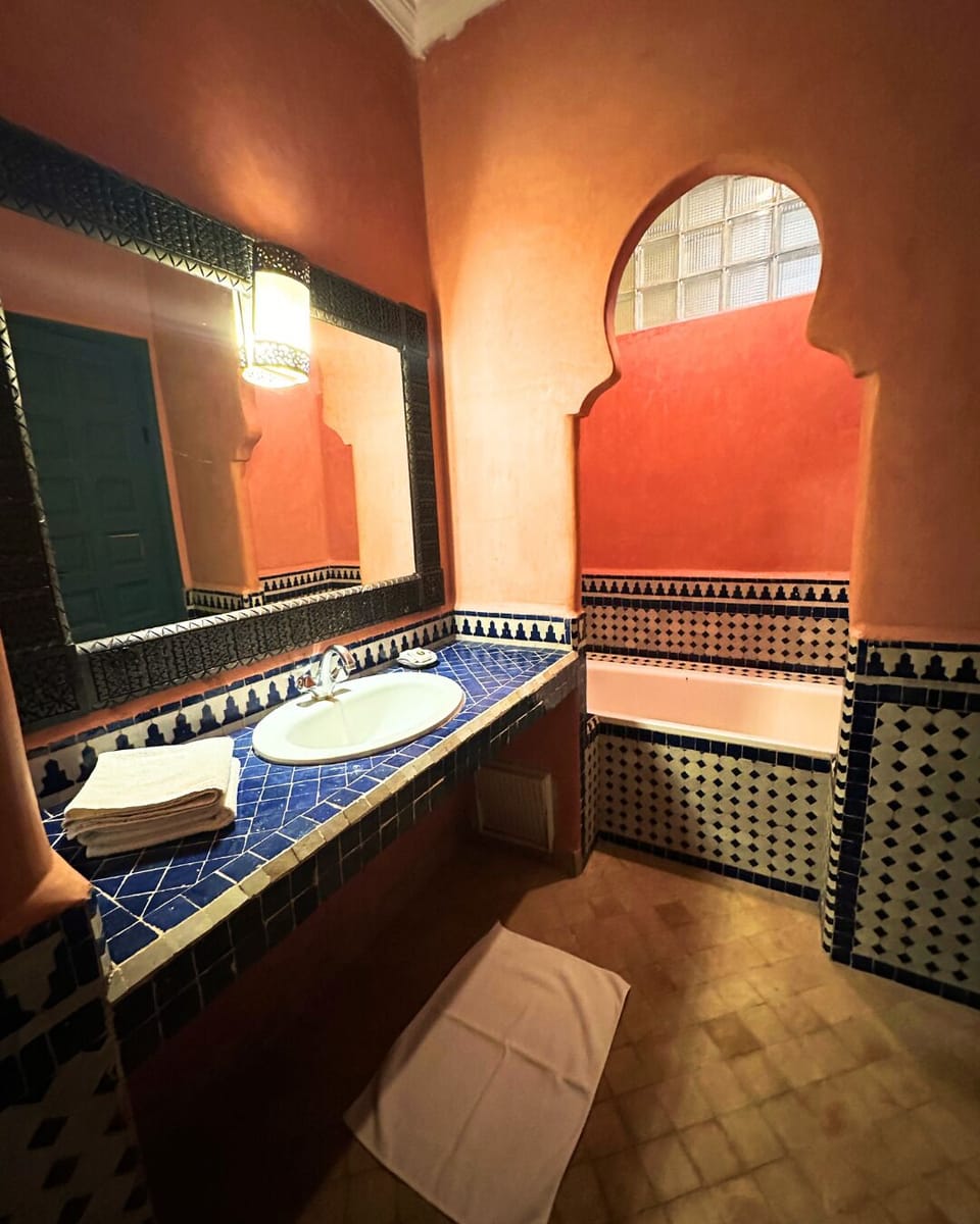 Suite | Bathroom | Free toiletries, hair dryer, bathrobes, bidet