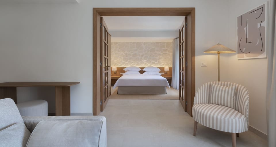 Junior Suite Balcony | Premium bedding, minibar, desk, free WiFi