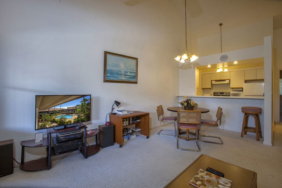 Suite, 1 Bedroom | Living area | 40-inch flat-screen TV with cable channels, TV