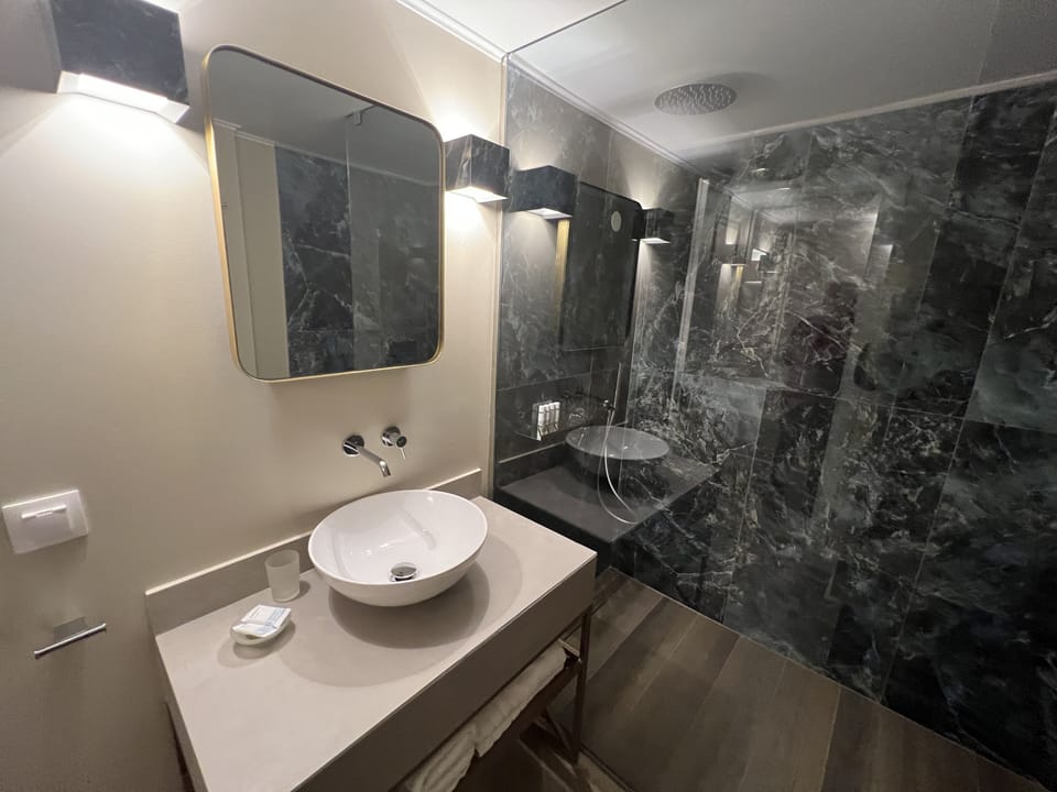 Superior Double Room, Terrace, Sea View | Bathroom | Free toiletries, hair dryer, towels, soap