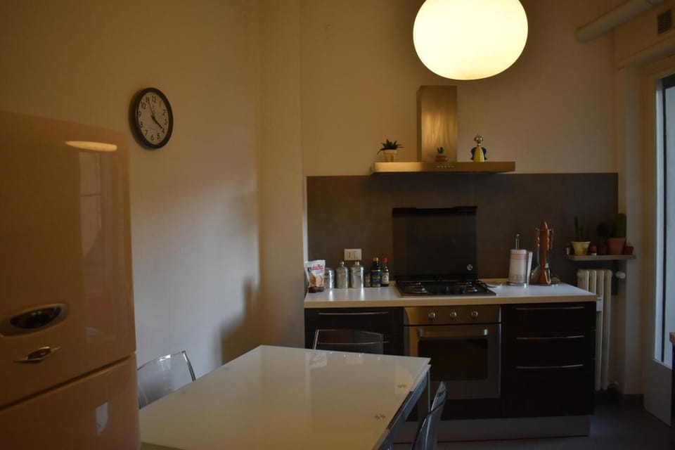 Stovetop, cookware/dishes/utensils