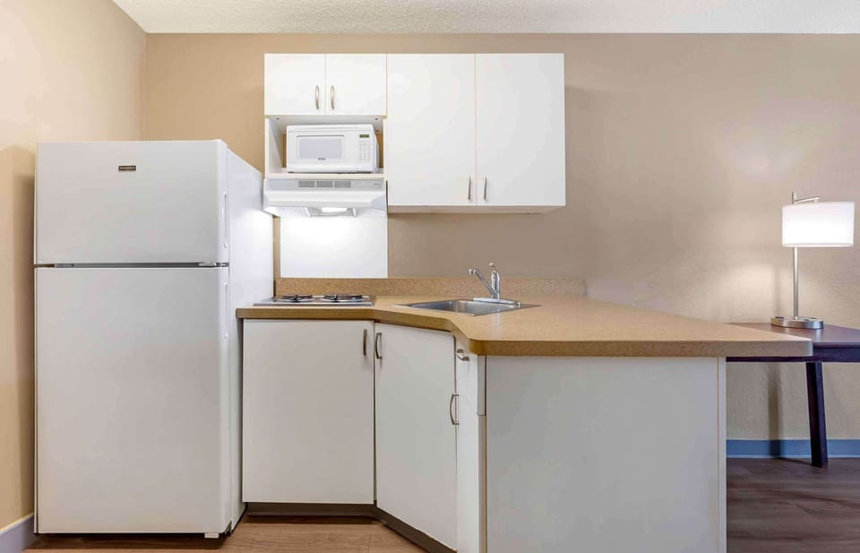Fridge, microwave, stovetop