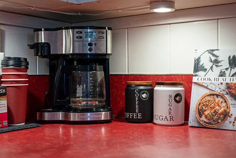 kitchen comes with basic supplies