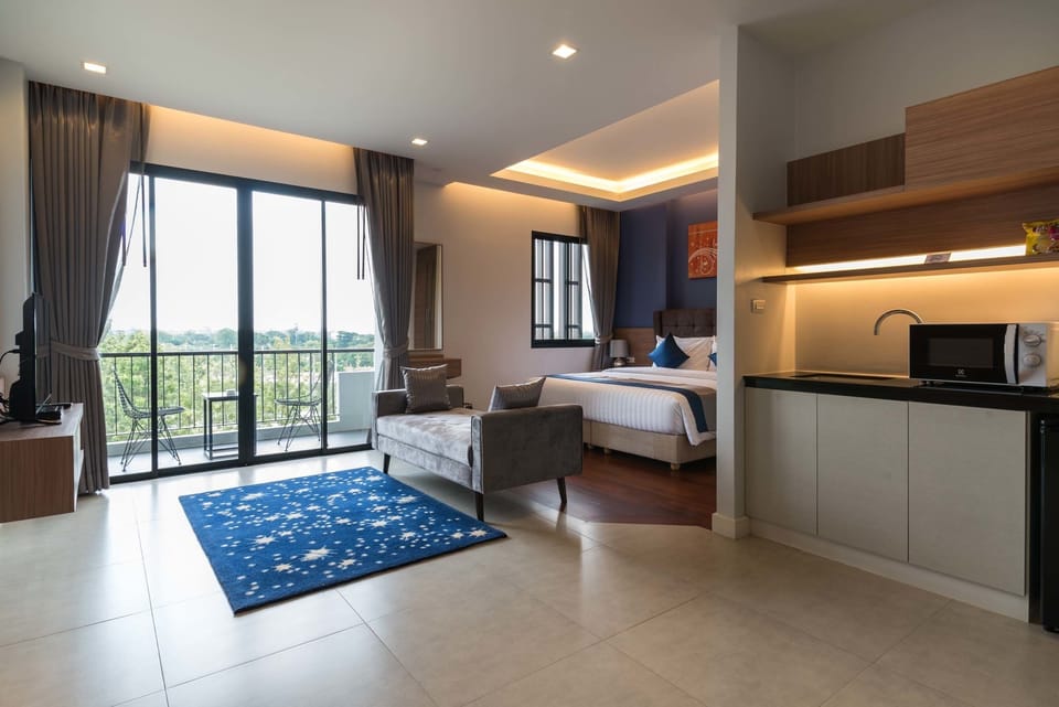Executive Double Room | 1 bedroom, premium bedding, minibar, in-room safe