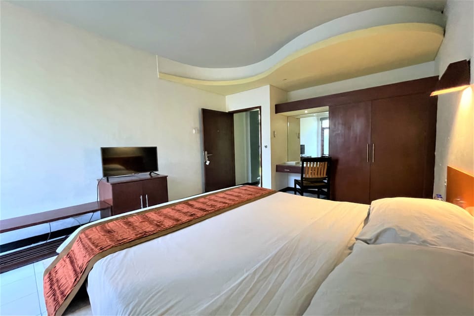 Deluxe Room | 2 bedrooms, minibar, desk, WiFi (free)