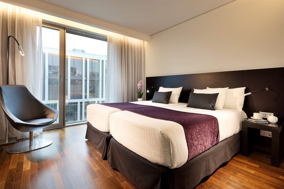 Triple Room | Hypo-allergenic bedding, minibar, in-room safe, desk