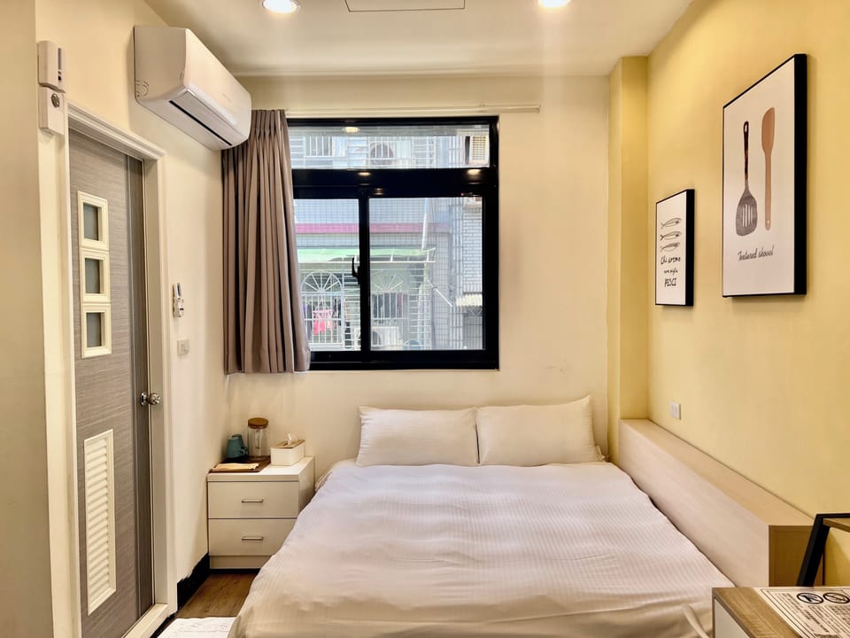Family Quadruple Room | Down comforters, desk, blackout drapes, soundproofing