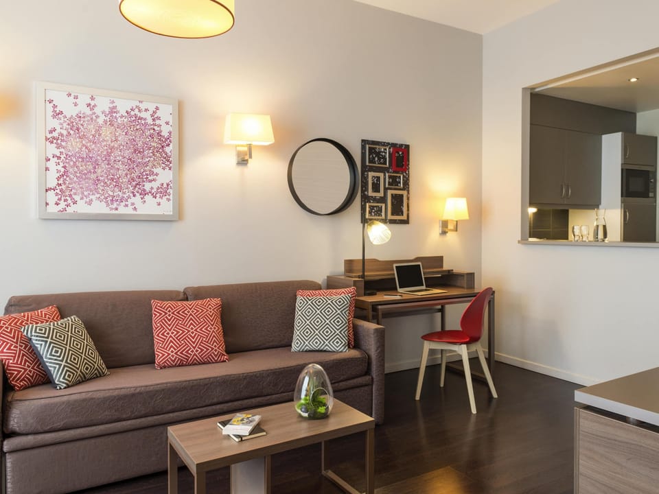 Apartment, 1 Bedroom | In-room safe, desk, blackout drapes, soundproofing