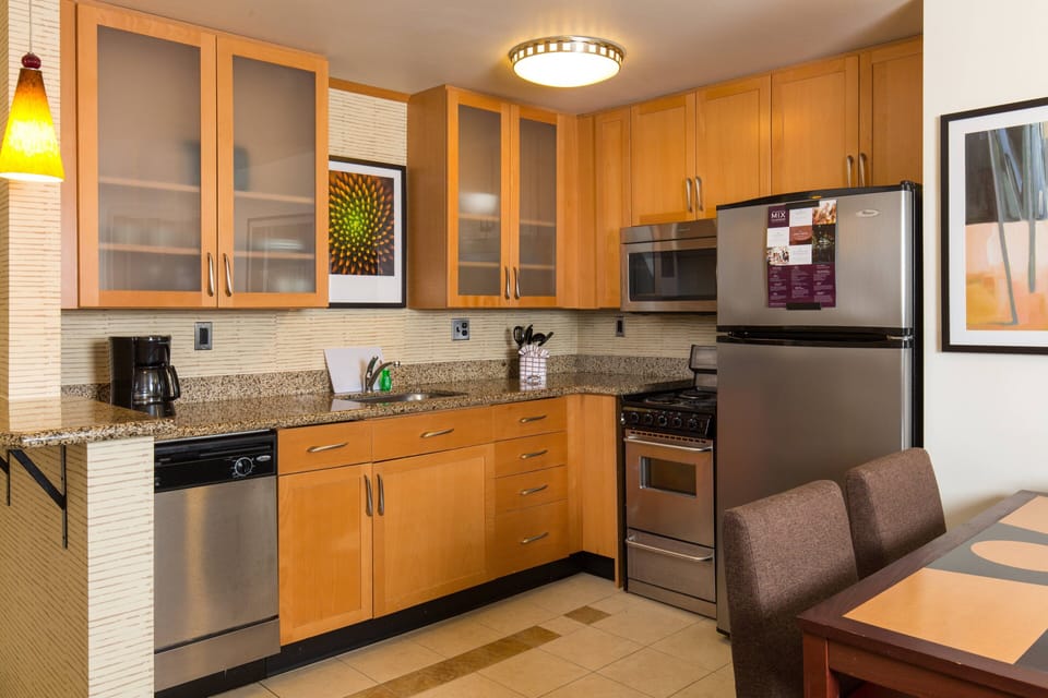 Suite, 2 Bedrooms | Private kitchen | Coffee/tea maker, fridge, microwave, stovetop