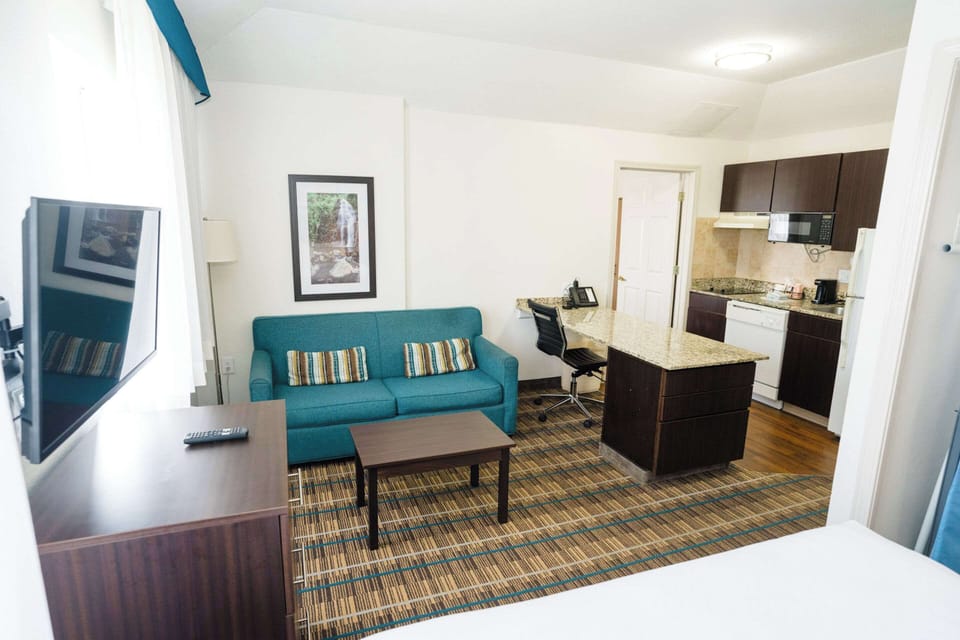 Desk, blackout drapes, iron/ironing board, free WiFi