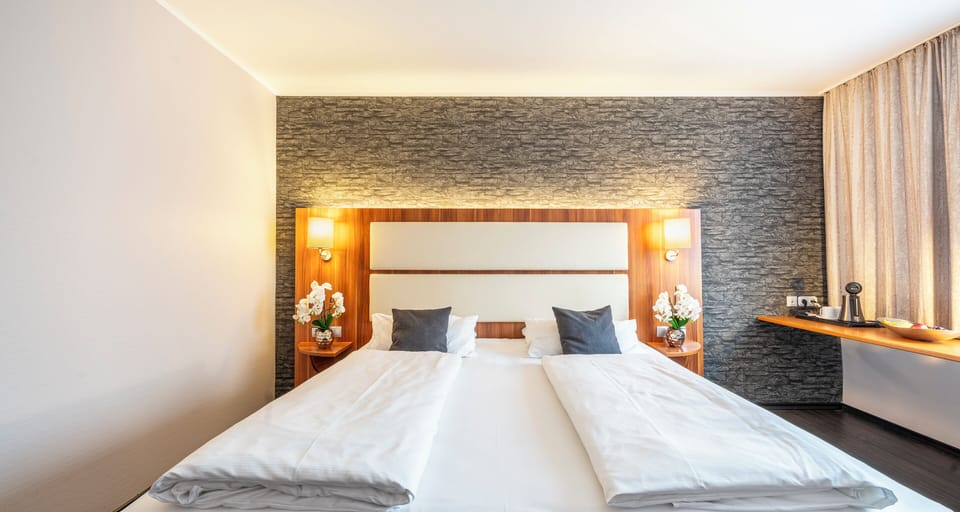 Comfort Double Room | Individually decorated, individually furnished, desk, laptop workspace