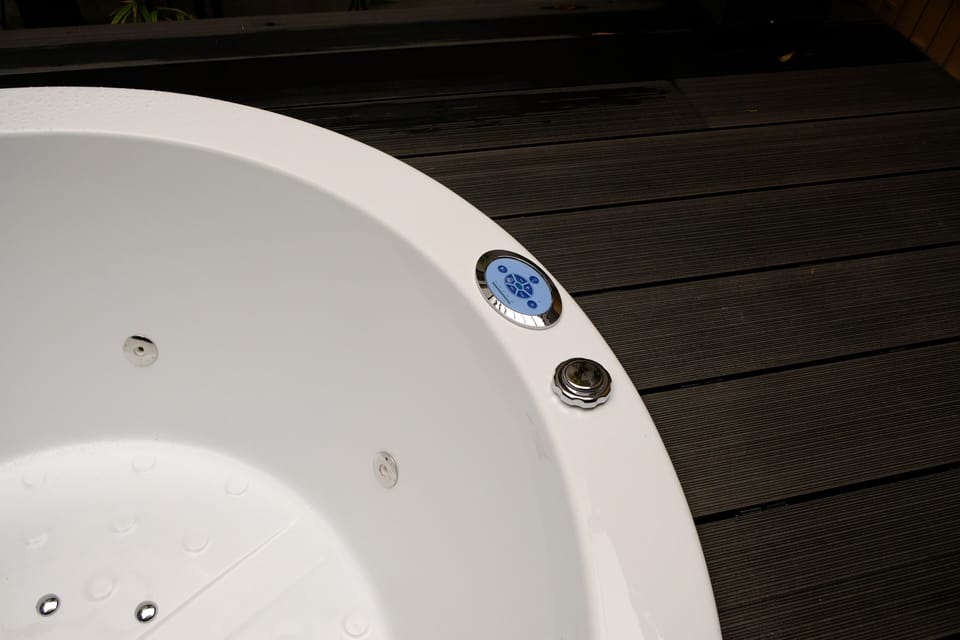 Hot Tub Suite - Shiki Suites | Kyoto Umekoji | Private spa tub