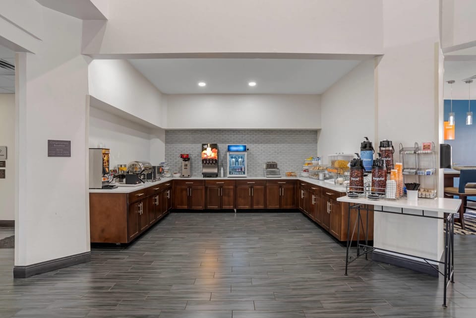 Free daily buffet breakfast