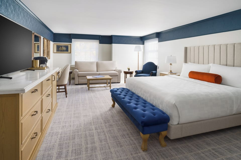 Junior Room, 1 Bedroom, Non Smoking | In-room safe, blackout drapes, iron/ironing board, free WiFi