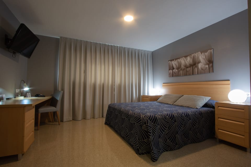 Superior Double Room | Desk, free cribs/infant beds, free WiFi, bed sheets