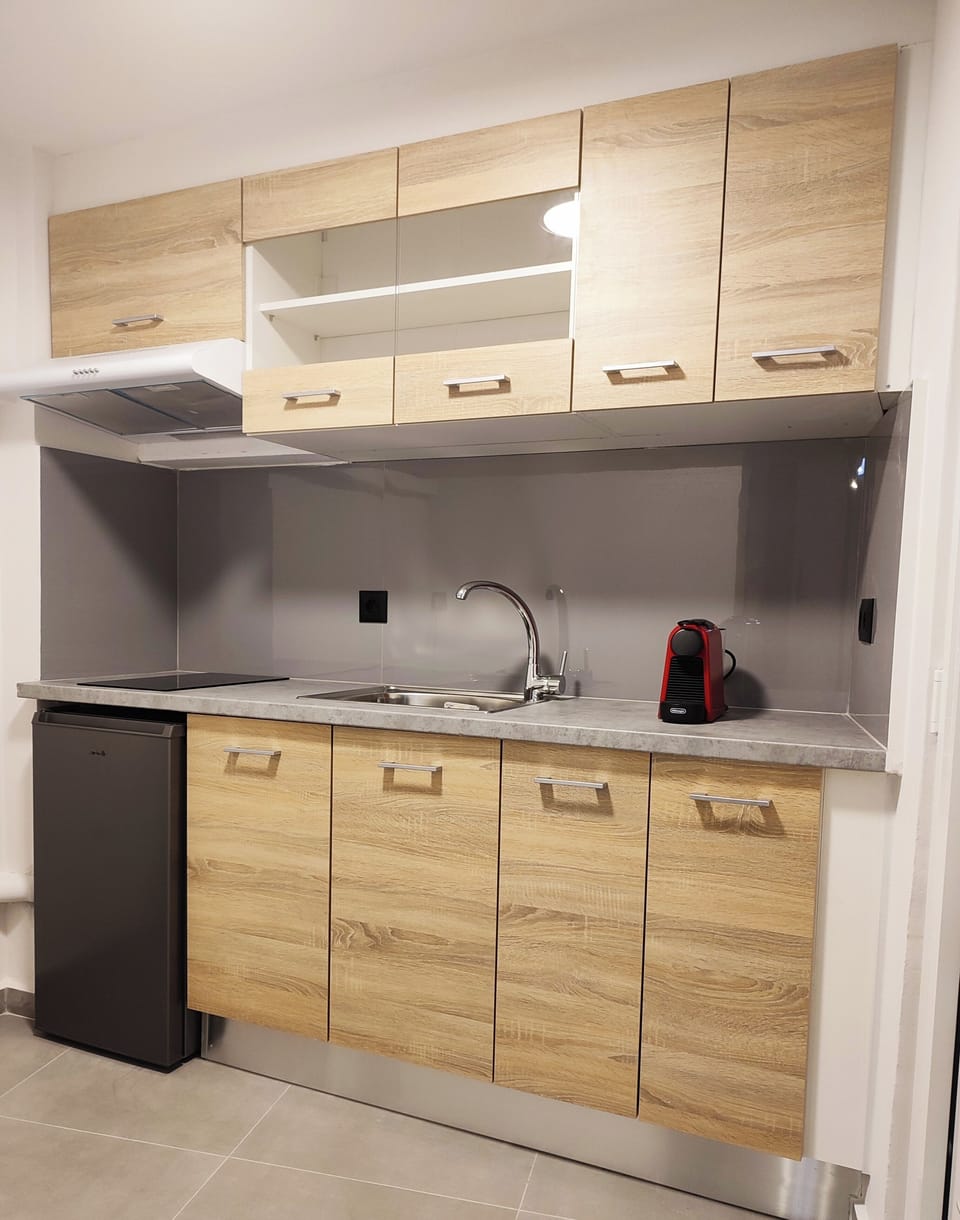 Superior Apartment, Pool View | Private kitchen | Fridge, stovetop, coffee/tea maker, electric kettle