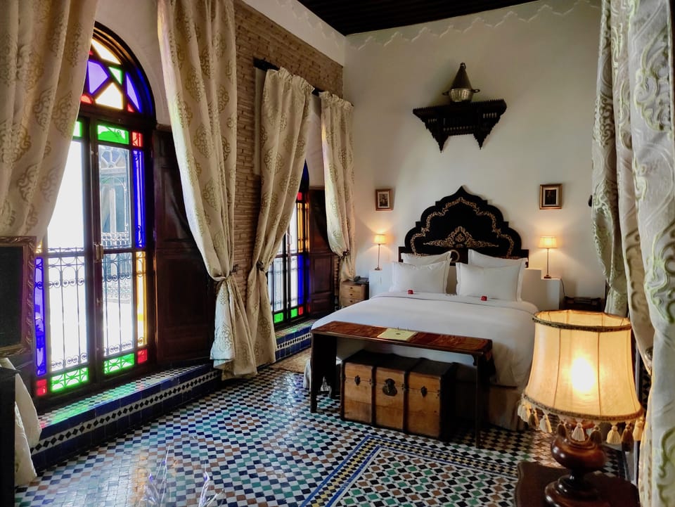 Suite (Emeraude) | Minibar, in-room safe, WiFi (free), bed sheets