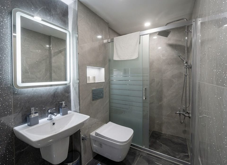 Economy Triple Room, Ground Floor | Premium bedding, pillowtop beds, minibar, in-room safe