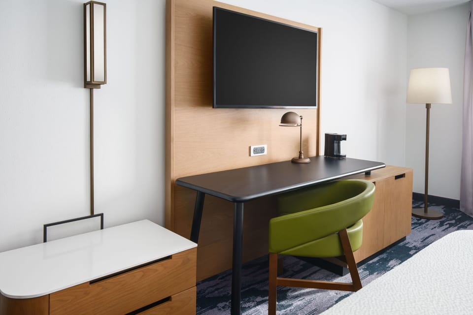 Down comforters, in-room safe, desk, laptop workspace