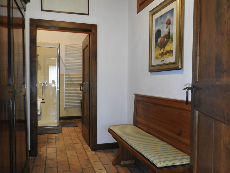 Double Room | Desk, iron/ironing board, free WiFi, bed sheets