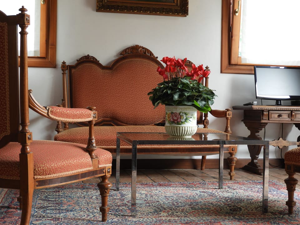Double Room | Desk, iron/ironing board, free WiFi, bed sheets