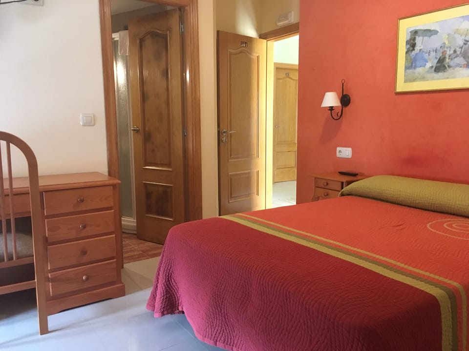 Double Room | In-room safe, desk, blackout drapes, rollaway beds