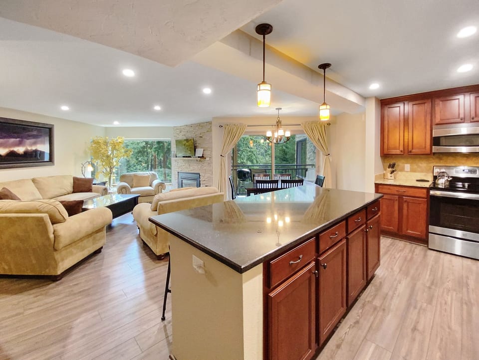 Condo, 2 Bedrooms | Private kitchen | Fridge, microwave, oven, dishwasher