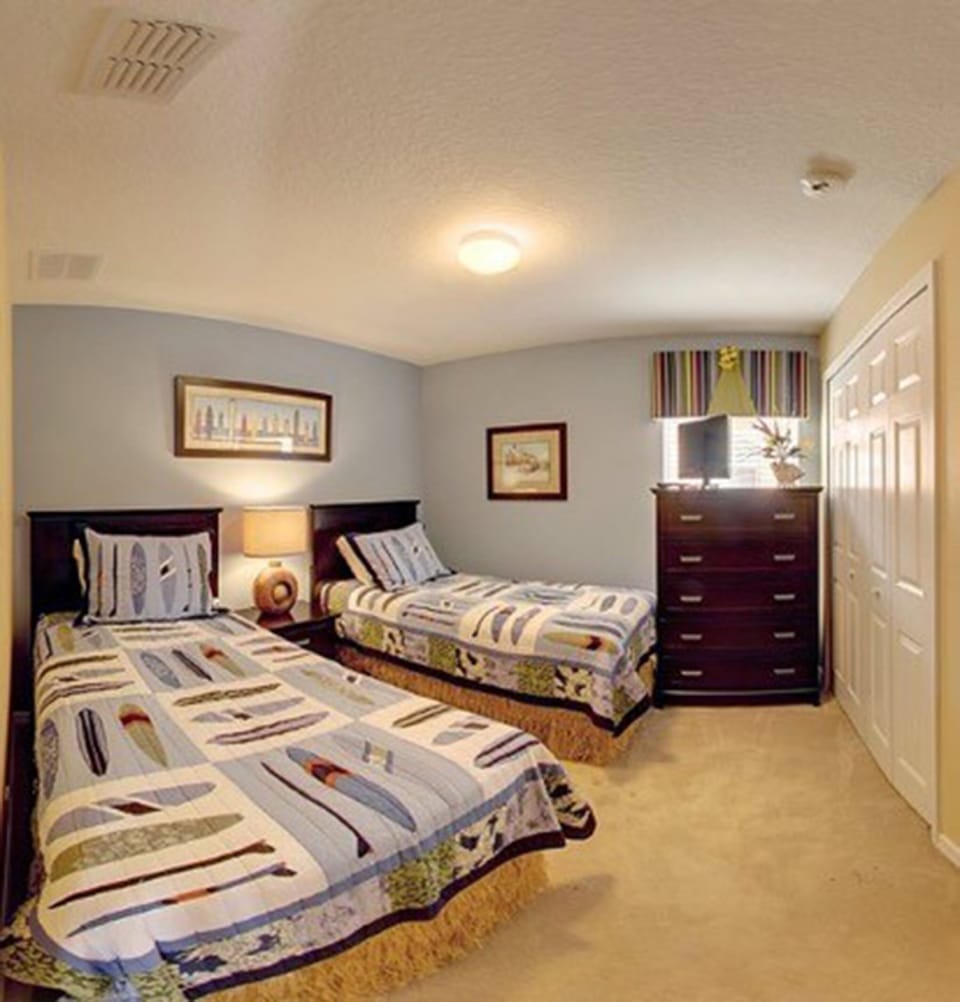 4 bedrooms, iron/ironing board, travel crib, free WiFi