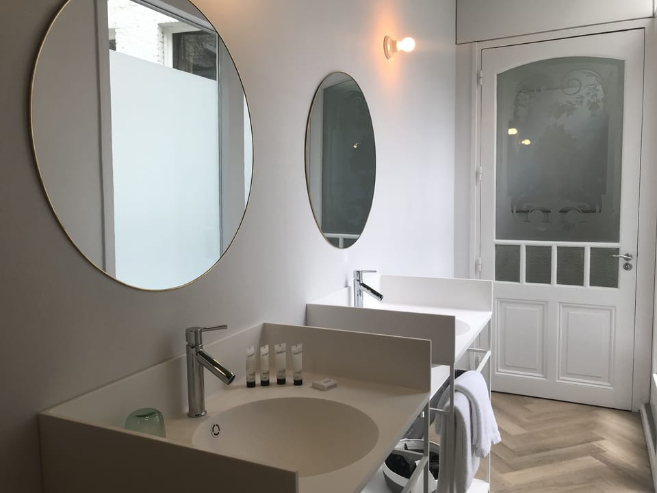 Presidential Suite | Bathroom | Free toiletries, hair dryer, towels