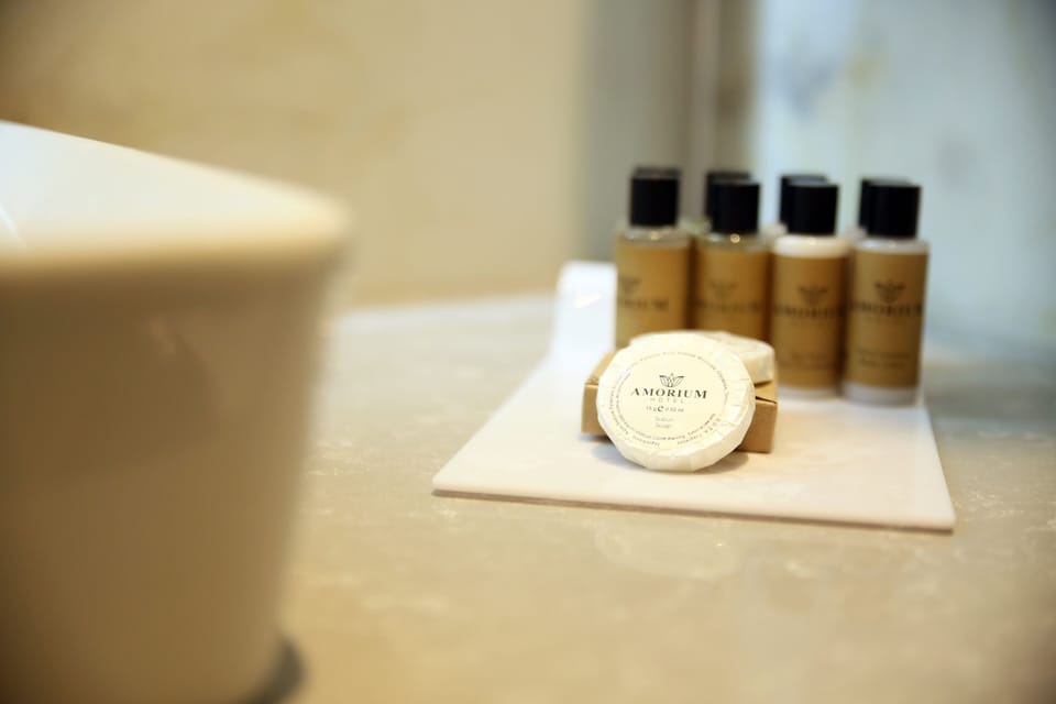 Couples treatment rooms, Turkish bath, aromatherapy, hot stone massages