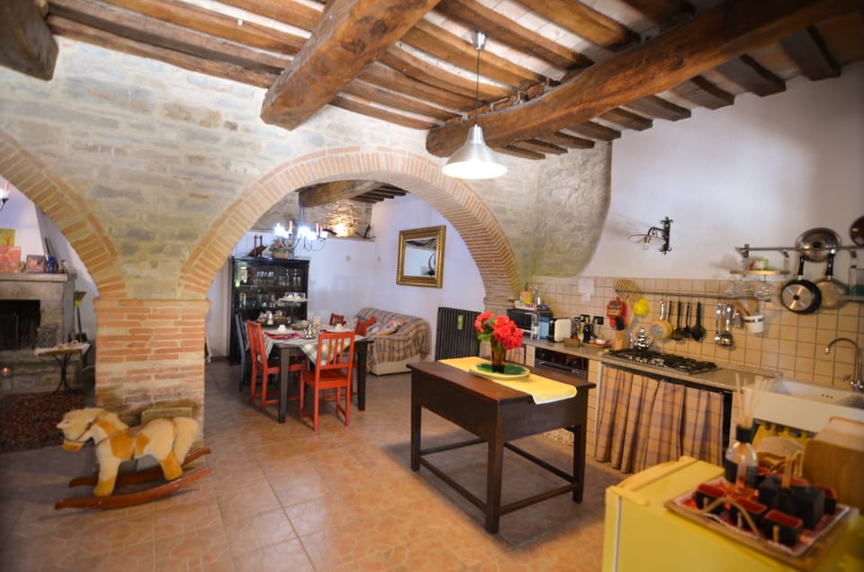 Economy Studio | Private kitchen | Fridge, oven, stovetop, electric kettle