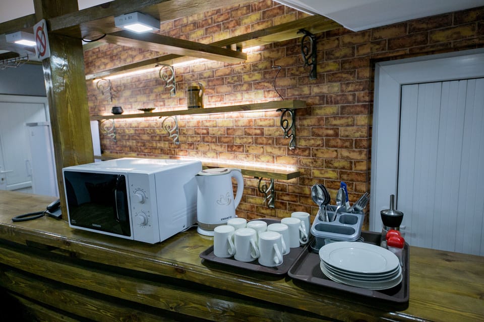 Economy Twin Room | Private kitchenette | Fridge, microwave, electric kettle, cookware/dishes/utensils