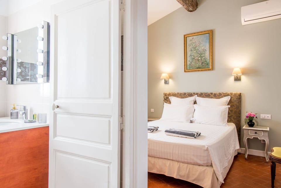 Standard Double Room, Ensuite, Garden View (Chambre Olivier)