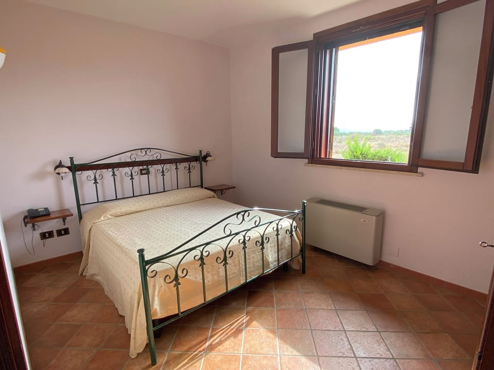 Double or Twin Room | 1 bedroom, desk, free WiFi, bed sheets