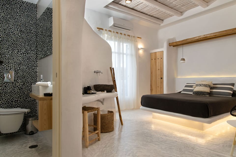 Honeymoon Double Room, 1 Queen Bed, Sea View | Egyptian cotton sheets, Select Comfort beds, in-room safe